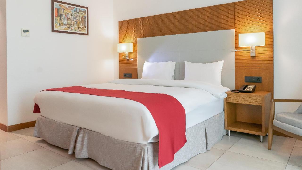 Star Land Hotel Bastos Яунде Экстерьер фото