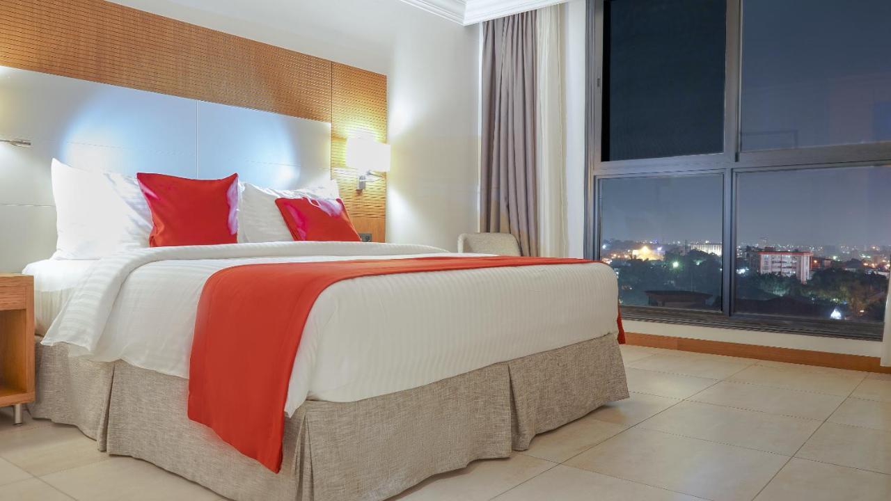 Star Land Hotel Bastos Яунде Экстерьер фото