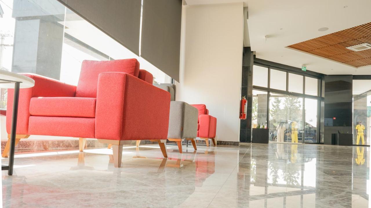 Star Land Hotel Bastos Яунде Экстерьер фото