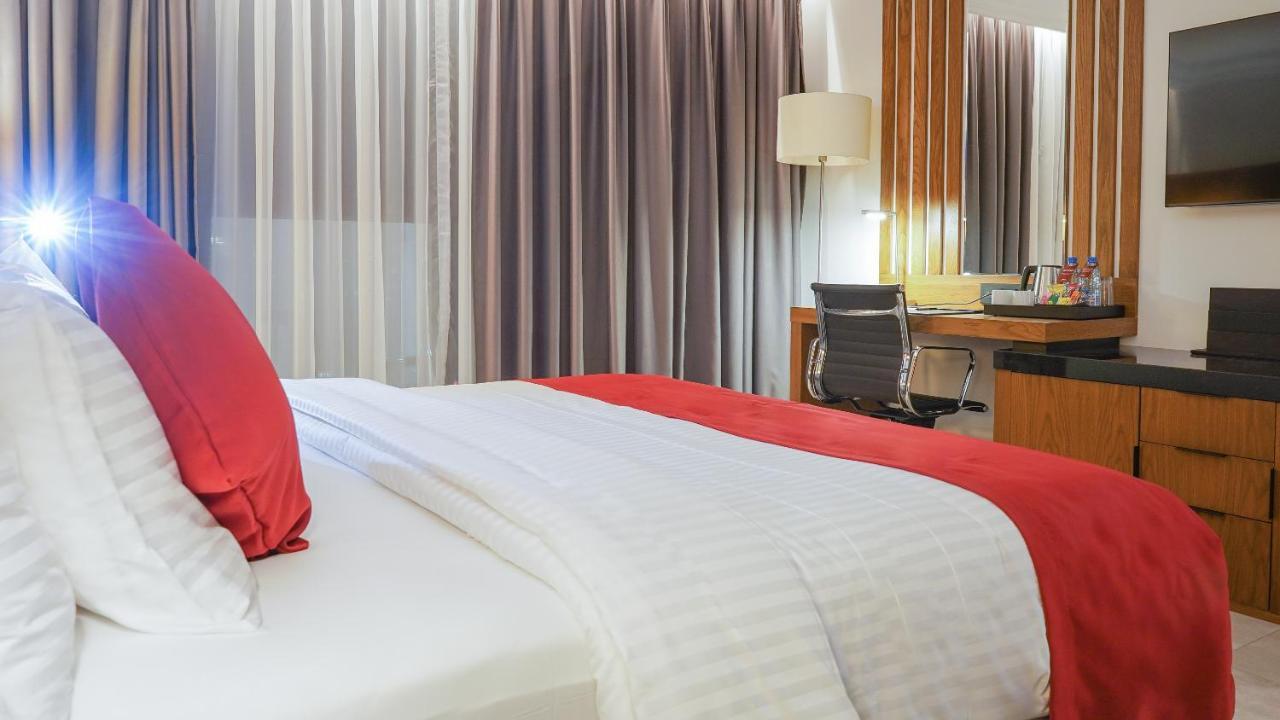 Star Land Hotel Bastos Яунде Экстерьер фото