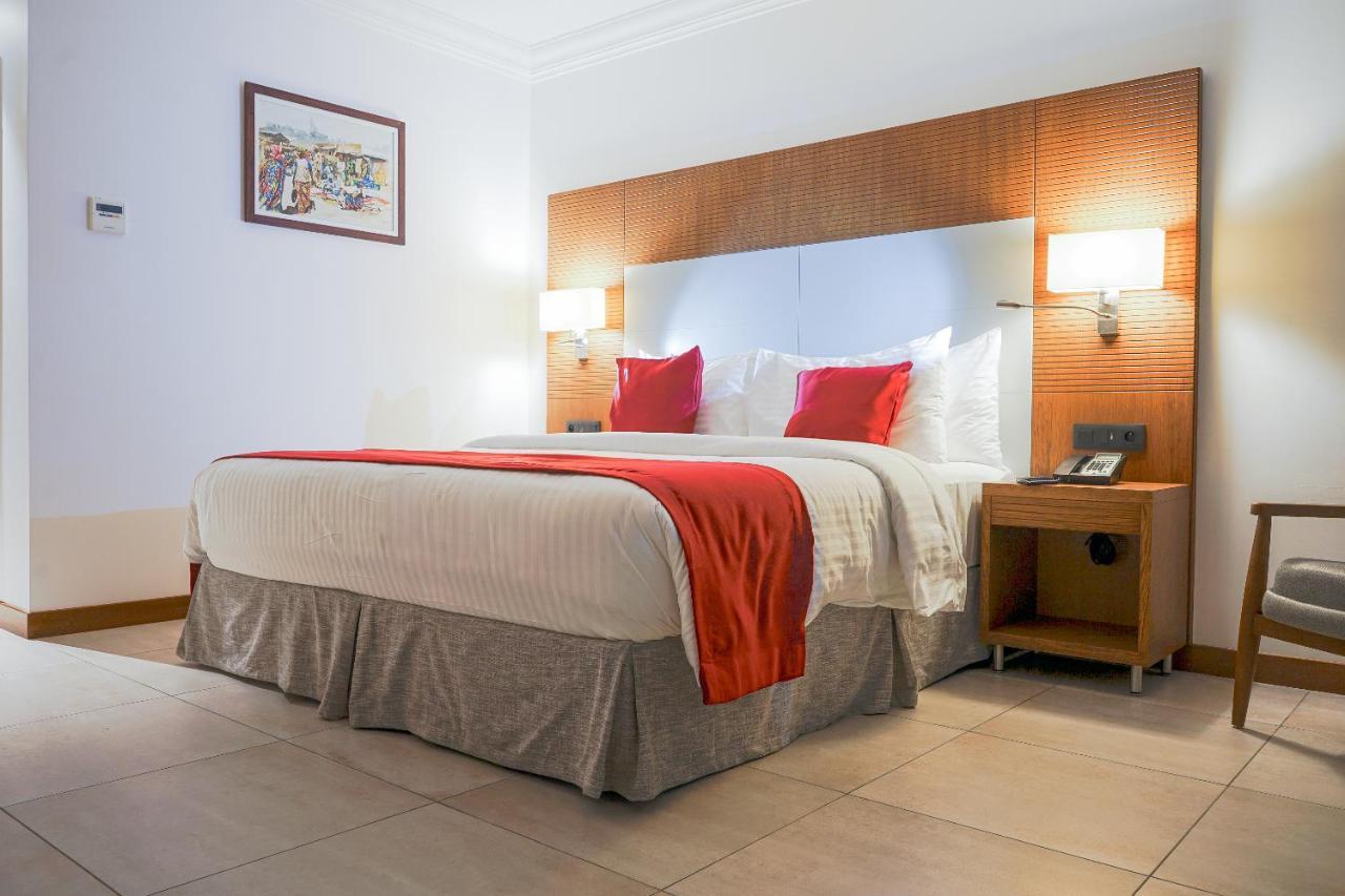Star Land Hotel Bastos Яунде Экстерьер фото